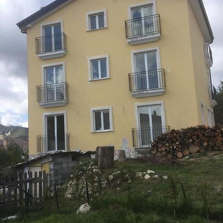 Apartament 5 Miles Apt Rocca Cinquemiglia Zewnętrze zdjęcie
