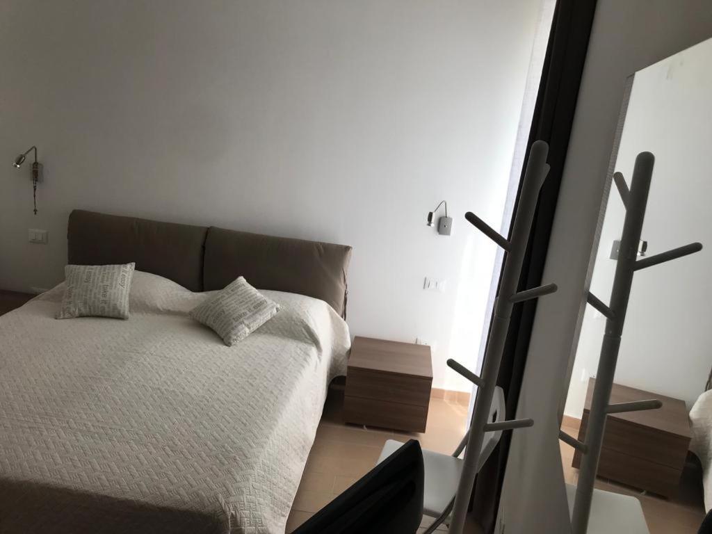 Apartament 5 Miles Apt Rocca Cinquemiglia Zewnętrze zdjęcie