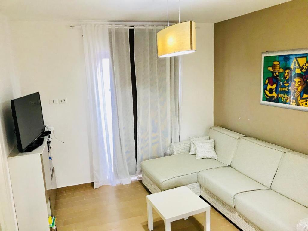 Apartament 5 Miles Apt Rocca Cinquemiglia Zewnętrze zdjęcie
