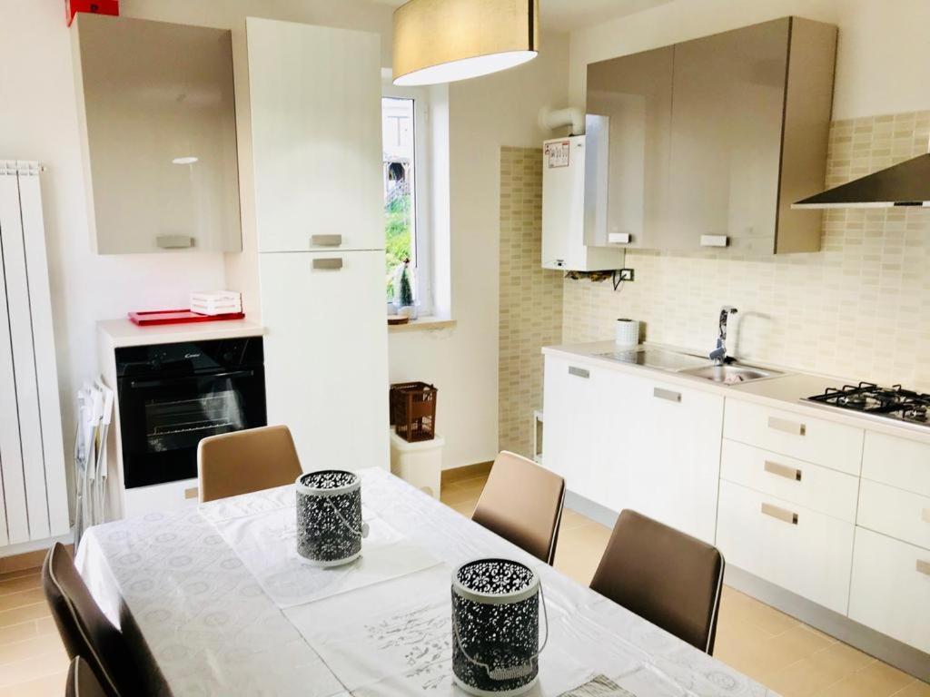 Apartament 5 Miles Apt Rocca Cinquemiglia Zewnętrze zdjęcie